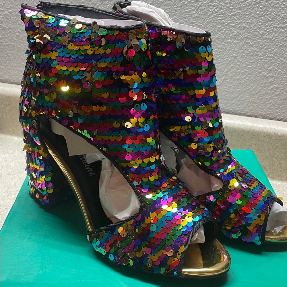 Lauren Lorraine Roxy Rainbow Wedge Sandals - New in Box Size 10